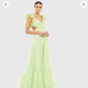 Mac Duggal NWT Ruffle Tiered cut out chiffon gown in Mint size 6